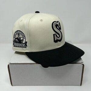 Capanova Seattle Mariners Black/White Fitted Hat Size 7 3/8